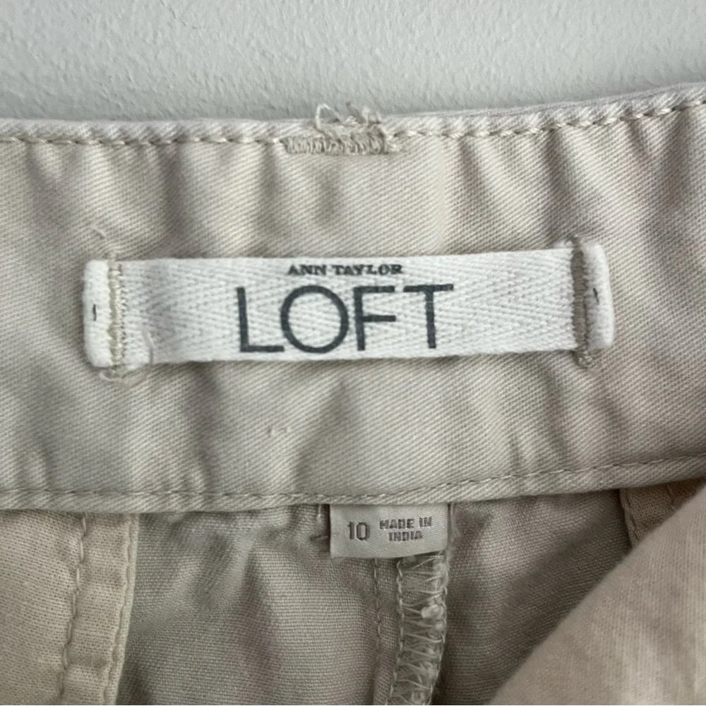 Ann Taylor LOFT Cream Women's Bermudas size 10